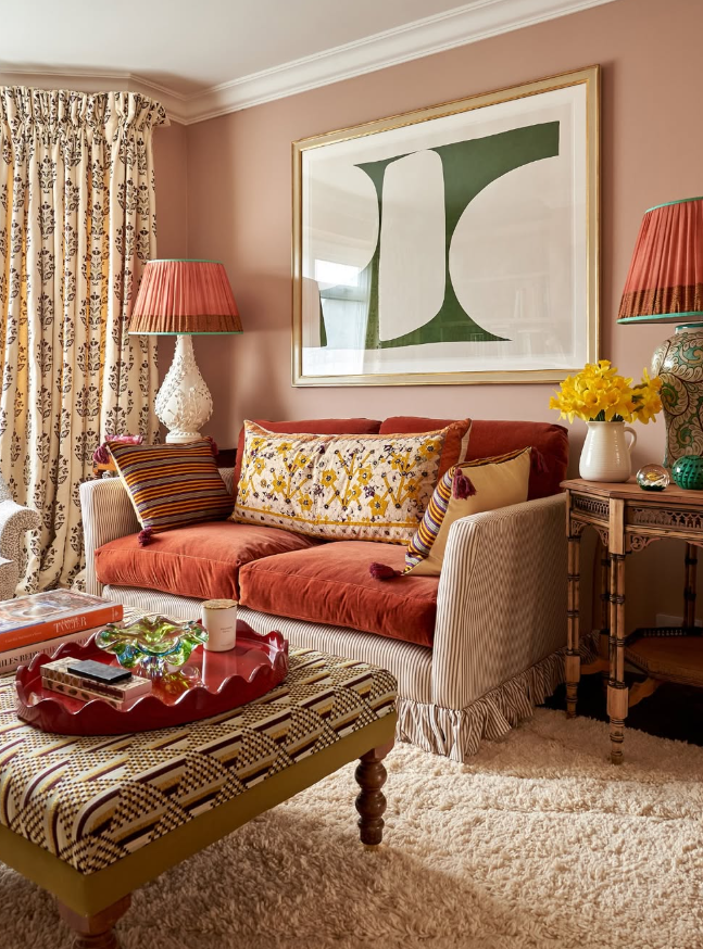 L'ottoman aussi fonction qu'une table basse